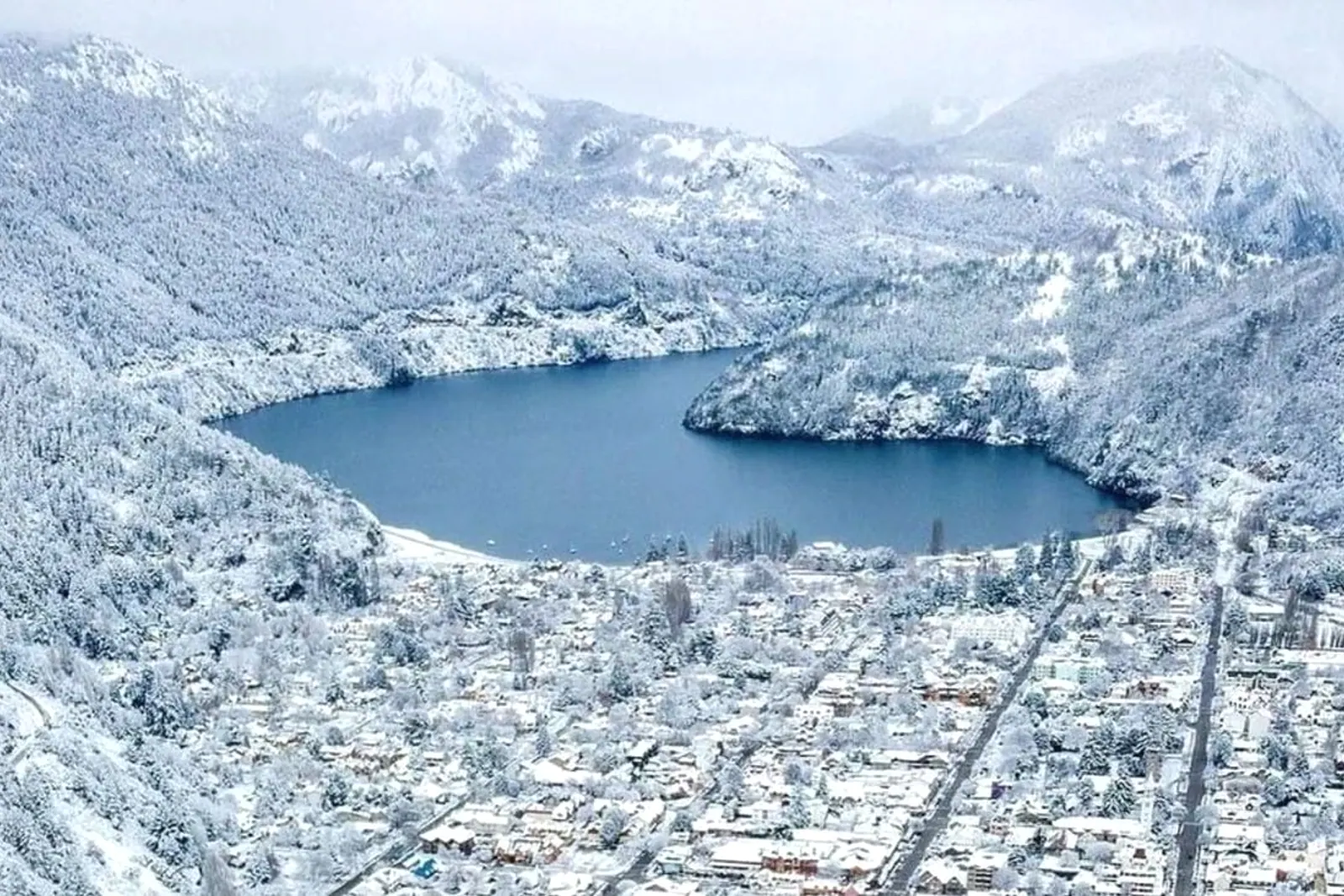 Pueblo nevado en San Martín de los Andes